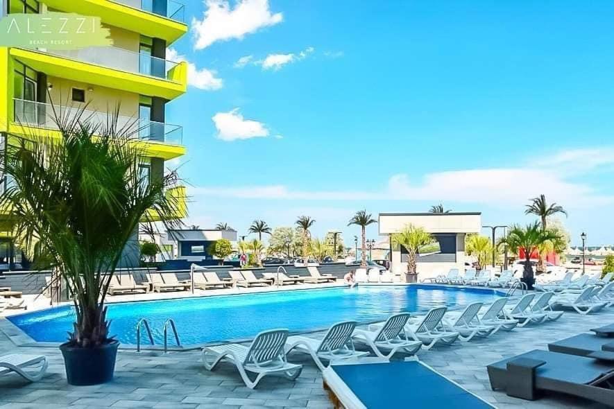 Michael By The Sea - Alezzi Beach Resort Navodari Exterior photo